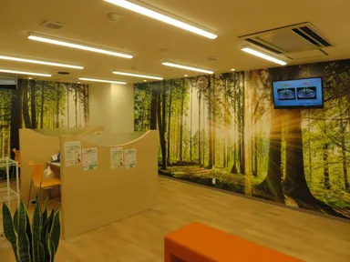 アクティスファーマシー二俣川店待合室 1