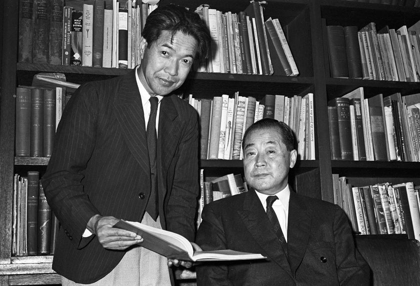 在野の民俗学者・宮本常一とそのパトロン渋沢敬三。
二人の麗しき師弟関係を作家・佐野眞一が
渾身の筆で描いた大宅賞受賞作、ついに電子化！
