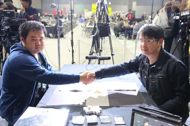 王座を賭けて戦う熊谷選手とヂィ選手