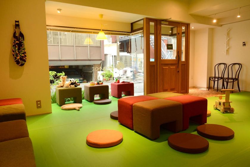 子育てカフェがのんべえバルに大変身！
「月の猫」が錦糸町にオープン！