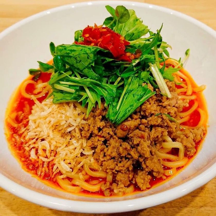 胡麻の風味と黒マー油！肉味噌ふっくら焦がしニンニク！
理想の汁なし担々麵が完成致しました。
汁なし坦々麺MATSU が大船にオープン！