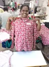 オーガニックコットンの洋服をつくるインドの生産者