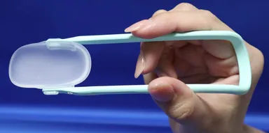 飲み口が開閉するスプーン　開