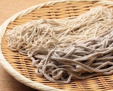 挽きぐるみそばと田舎そば