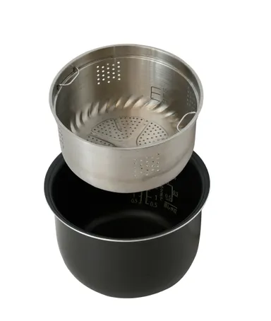 穴のあいた特殊な内釜で糖質カット