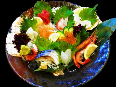 豪快お造り盛り合わせ10種　980円