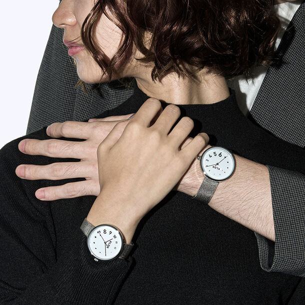 KLON』から新作ペアウォッチが12月1日(日)に発売 2つの時計が交互に時を刻む、2つで1つのデザイン｜株式会社タイタン・アートのプレスリリース