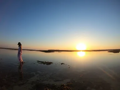 夕焼けのシンリ浜