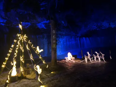 軽井沢白糸の滝真冬のライトアップ 2