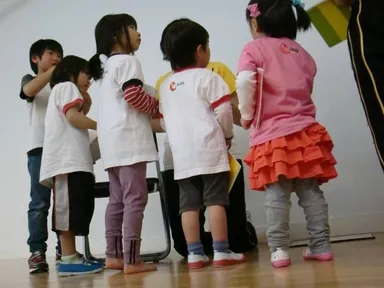 体を動かすクラスもノート片手に