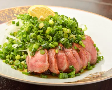 牛タンのタタキ