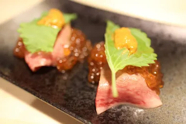 豪華うにくら炙り寿司