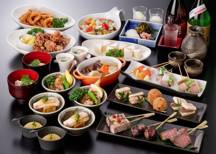 ～ “船×地酒”“船×洋風おでん”
びわ湖で選べる2つの美味しいクルーズ！～
「地酒ボート」＆「汽船deおでん」を運航します