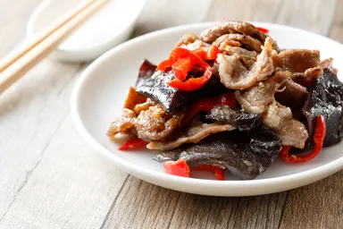 【ディナー限定】羊肉と木耳の炒め