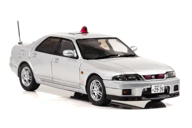 1/43 日産 スカイライン GT-R AUTECH VERSION 1998 埼玉県警察高速道路交通警察隊車両(覆面／銀)：右前