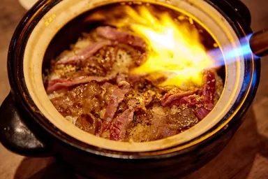 元祖焦がしタレ肉土鍋