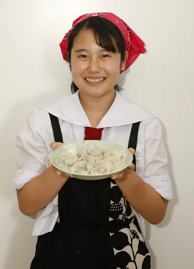 高校生部門グランプリ:中曽根彩雪さん（沖縄県・15 歳）
