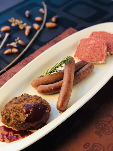 平戸いのしし　シェフ's コレクション(ハンバーグ、ソーセージ、パテ・ド・カンパーニュの3点セット)