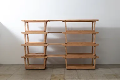 側面パネルをすべて取り外したオープンシェルフ