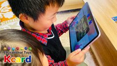 カードを並べて、正解・不正解をARアプリが判断！英単語を楽しく学べる知育玩具がクラウドファンディングをスタート！