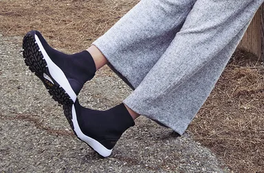 アプリ連動型スマートウォーキングシューズ「TRAQ BY ALEGRIA」