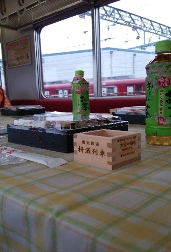 【養老鉄道】
企画列車「枡酒列車」を運転します！