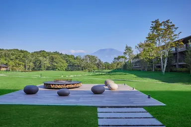 雄大な浅間山を望むグリーンフィールド