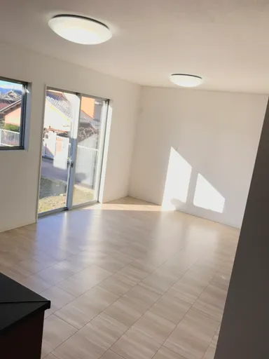 たくさんの陽が入る南向きのリビング