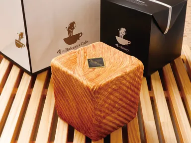 クロワッサン食パン プレミアム