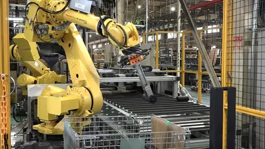 自動化されたJRC本社工場(兵庫県南あわじ市)