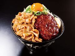 創業50年目突入のすた丼屋が“新たな挑戦”外はカリッと中はジュワッと“新食感ハンバーグ”が初参戦！？『パワフルバーグ合盛りすた丼』1月29日(水)に新登場