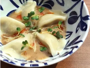 ごまだれ水餃子