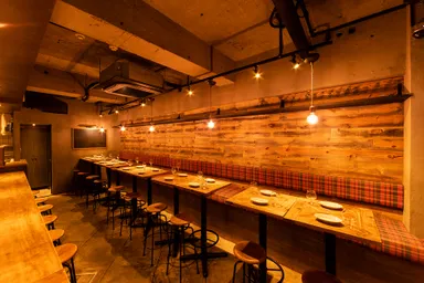 大人数対応のテーブル席2