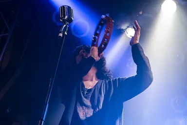 記事「ライブハウスへ行こう｜チケットの取り方から当日の過ごし方まで」より