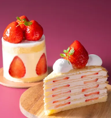 「あまおうのミルクレープ」※画像右、「あまおうのマスカルポーネショート」※画像左