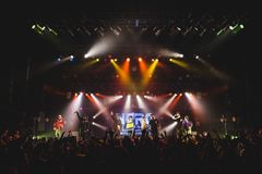 NITRO MICROPHONE UNDERGROUND　ワンマンライブ「LIVE20」満員御礼　S-WORDの脱退を発表。7本マイクで新章へ。