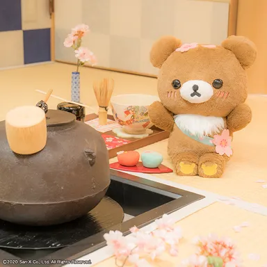 C賞：チャイロイコグマさくらぬいぐるみ