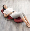 “寝姿勢”のマッサージも可能に！フジ医療器「マイリラ シートマッサージャー MRL-1200」、2/14発売