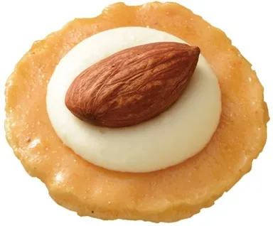 チーズおかきプレミアムアーモンド生地(2)