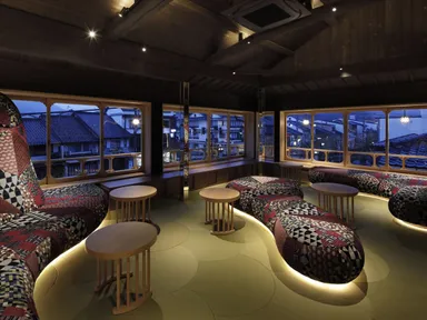 城崎温泉の新たな魅力を発信する異空間ラウンジ