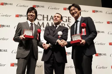 左から、高島氏、リシュモン ジャパン カルティエ CEO クリストフ・マソーニ氏、上田氏