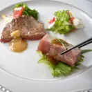 牛フィレ肉のステーキ 玄米味噌ソースと鮪の炙り 山葵(わさび)ソース（ディナー限定）
