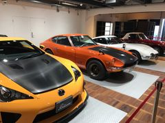 『LEXUS LFA』『デロリアン』『TOYOTA 2000GT』などを展示する代官山のカフェ「Podium Cafe」が展示車数を5台に拡充！