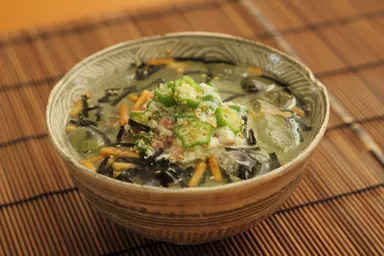 豆腐とオクラの冷やし茶漬け