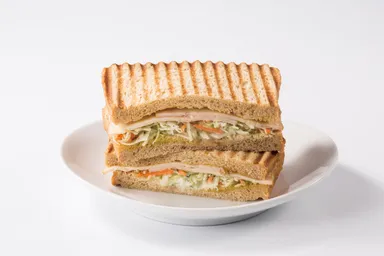 鶏ハムとコールスロー～ディル風味のサンドイッチ