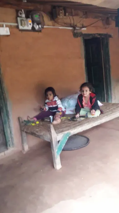 カファルダンダ村の子供たち