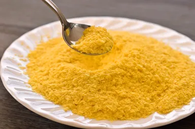 画像は黄色いとうもろこしを使った粉末フレークです