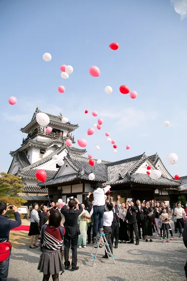 珊瑚婚式バルーンリリース