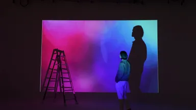 800ANSIルーメンで、明るく映し出す