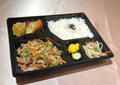 ピーマンと千切り豚肉炒め